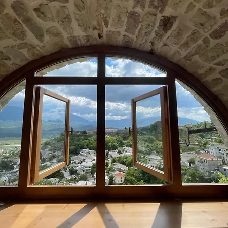 게스트하우스 Salaria Gjirokastër